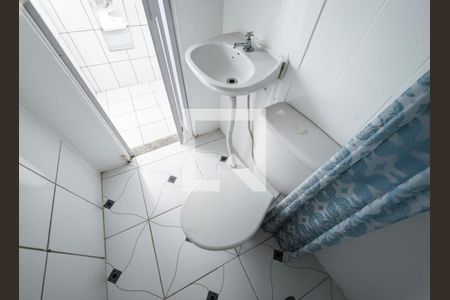 Banheiro Sala/Quarto de casa para alugar com 2 quartos, 39m² em Jardim Rossin, São Paulo