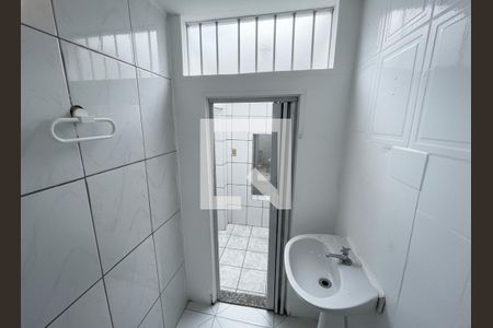 Banheiro Sala/Quarto de casa para alugar com 2 quartos, 39m² em Jardim Rossin, São Paulo
