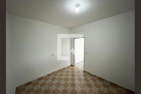 Sala/Quarto de casa para alugar com 2 quartos, 39m² em Jardim Rossin, São Paulo