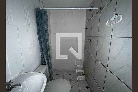 Banheiro Sala/Quarto de casa para alugar com 2 quartos, 39m² em Jardim Rossin, São Paulo