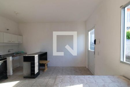 Sala/Quarto de kitnet/studio para alugar com 1 quarto, 26m² em Santo Antônio, Porto Alegre