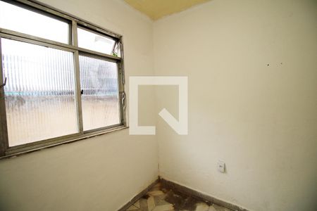 Quarto 2 de casa para alugar com 2 quartos, 50m² em Parada de Lucas, Rio de Janeiro