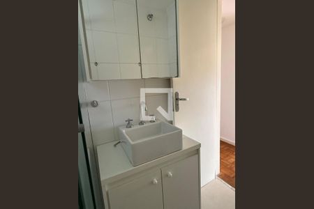 Banheiro de apartamento para alugar com 3 quartos, 100m² em Vila Progredior, São Paulo