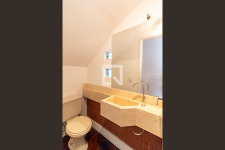 Lavabo de casa de condomínio para alugar com 3 quartos, 152m² em Campo Belo, São Paulo