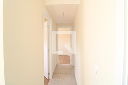Corredor de apartamento para alugar com 3 quartos, 56m² em Jardim Santo Antoninho, São Paulo