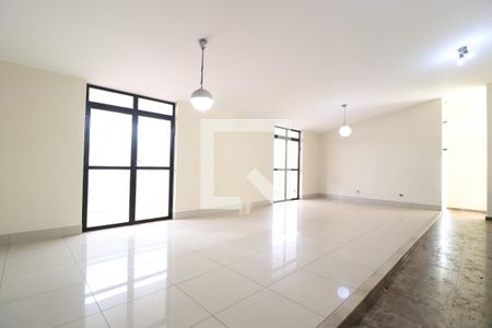 Sala 2 de casa para alugar com 4 quartos, 350m² em Fundinho, Uberlândia