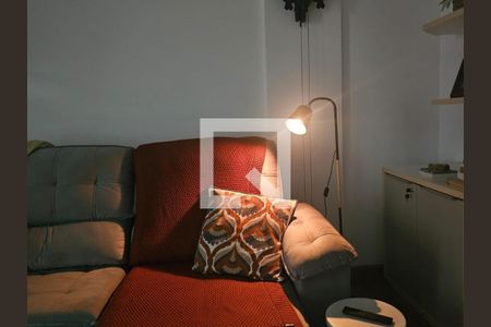 Sala de apartamento para alugar com 3 quartos, 75m² em Barreiros, São José