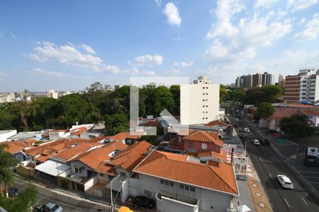 Sala - Vista de apartamento para alugar com 2 quartos, 75m² em Centro, Campinas