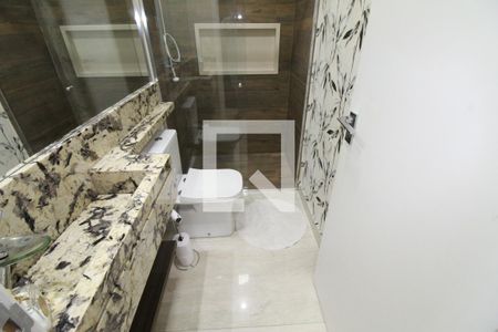 Banheiro  de casa de condomínio para alugar com 4 quartos, 360m² em Urbanova, São José dos Campos