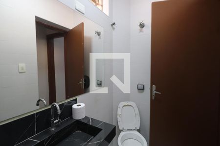 Lavabo de casa para alugar com 3 quartos, 131m² em Jardim America, São Paulo