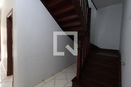 Escada de casa para alugar com 3 quartos, 131m² em Jardim America, São Paulo