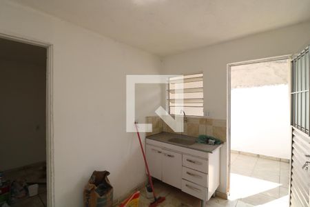 Cozinha de casa para alugar com 1 quarto, 28m² em Aricanduva, São Paulo