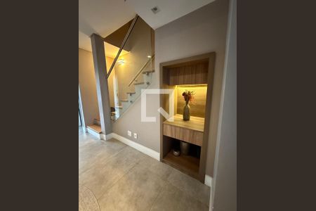 Sala de casa de condomínio para alugar com 4 quartos, 126m² em Jardim Monte Kemel, São Paulo