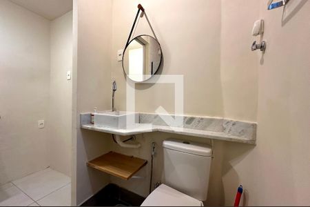 Banheiro de apartamento para alugar com 1 quarto, 24m² em Copacabana, Rio de Janeiro
