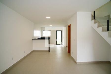 Sala de casa à venda com 3 quartos, 130m² em Santo Antônio, Niterói