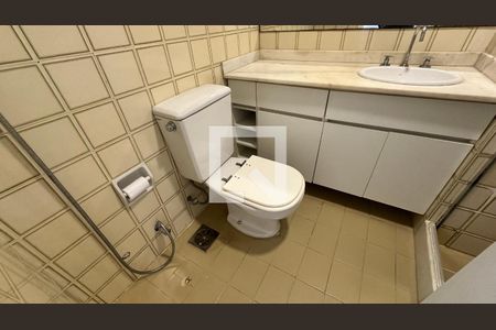 Banheiro de apartamento à venda com 2 quartos, 84m² em Barra da Tijuca, Rio de Janeiro