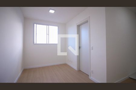 Sala/Cozinha de apartamento para alugar com 2 quartos, 35m² em Cidade São Mateus, São Paulo