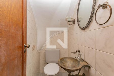 Lavabo de casa para alugar com 3 quartos, 180m² em Jardim Santa Emilia, São Paulo