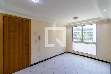 Sala de apartamento para alugar com 2 quartos, 49m² em Conjunto Promorar Raposo Tavares, São Paulo