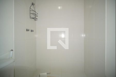 Banheiro da Suíte de apartamento para alugar com 2 quartos, 56m² em Jardim Carvalho, Porto Alegre