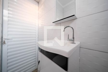 Banheiro de casa para alugar com 1 quarto, 40m² em Vila Paranagua, São Paulo