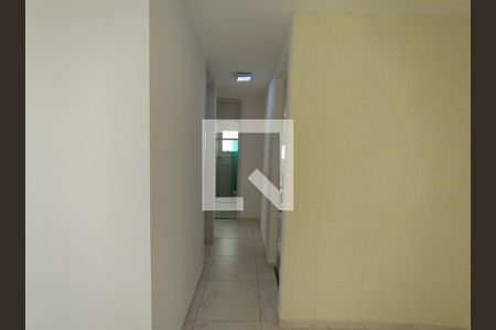 Corredor de apartamento para alugar com 2 quartos, 50m² em Taquara, Rio de Janeiro
