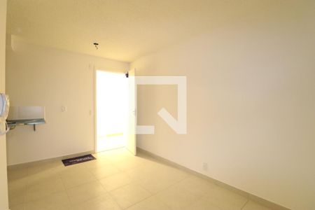 Sala/Cozinha de apartamento para alugar com 2 quartos, 34m² em Parque Industrial Tomas Edson, São Paulo