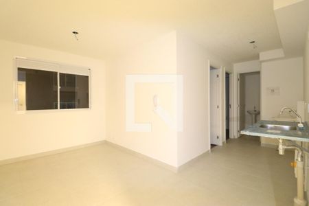 Sala/Cozinha de apartamento para alugar com 2 quartos, 34m² em Parque Industrial Tomas Edson, São Paulo
