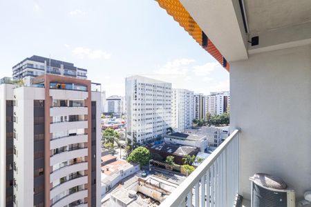 Varanda de kitnet/studio para alugar com 1 quarto, 20m² em Indianópolis, São Paulo