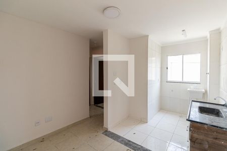 Sala/Cozinha/Área de Serviço de apartamento à venda com 2 quartos, 37m² em Vila Granada, São Paulo