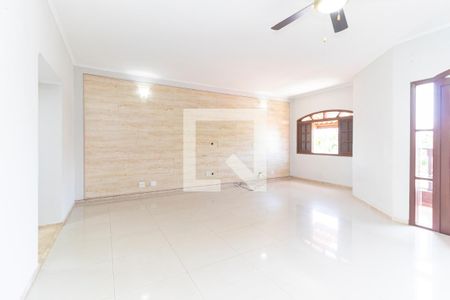Sala de casa para alugar com 3 quartos, 130m² em Itaquera, São Paulo