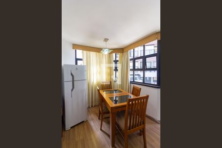 Sala de apartamento para alugar com 1 quarto, 50m² em Campo Belo, São Paulo