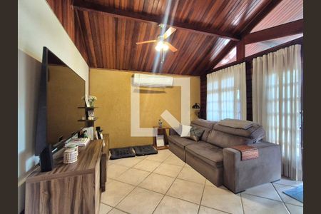 Sala  de casa de condomínio para alugar com 3 quartos, 618m² em Recreio dos Bandeirantes, Rio de Janeiro