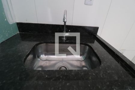 Sala/Cozinha de kitnet/studio para alugar com 1 quarto, 25m² em Martins, Uberlândia