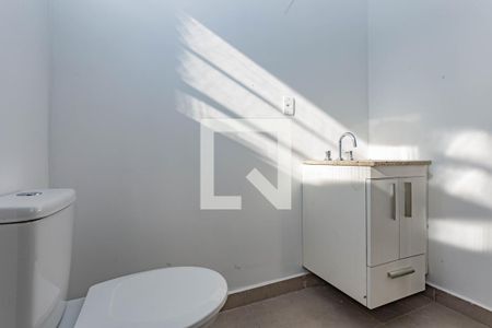 Banheiro de casa para alugar com 2 quartos, 40m² em Jardim Seckler, São Paulo