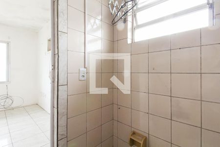 Banheiro de kitnet/studio para alugar com 1 quarto, 50m² em Mathias Velho, Canoas