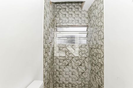 Banheiro de casa para alugar com 1 quarto, 30m² em Jardim Seckler, São Paulo