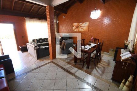Sala de casa de condomínio à venda com 4 quartos, 476m² em Conjunto Habitacional Vila Santana (sousas), Campinas