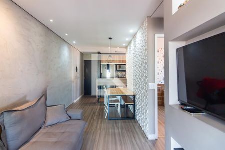 Sala  de apartamento à venda com 2 quartos, 57m² em Vila Yara, Osasco
