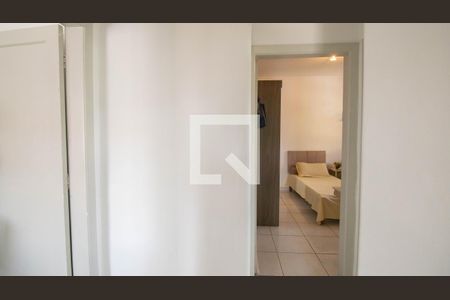 Corredor de casa para alugar com 2 quartos, 100m² em Vila Paiva, São Paulo