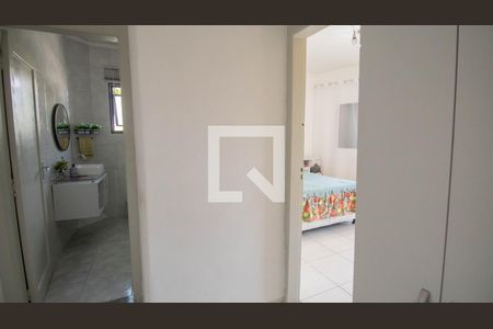Corredor de casa para alugar com 2 quartos, 100m² em Vila Paiva, São Paulo