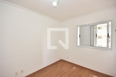 Quarto 1 de apartamento para alugar com 2 quartos, 56m² em Jardim Henriqueta, Taboão da Serra