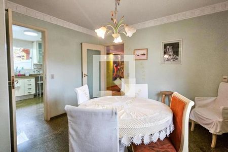Casa à venda com 6 quartos, 392m² em Jardim Marajoara, São Paulo