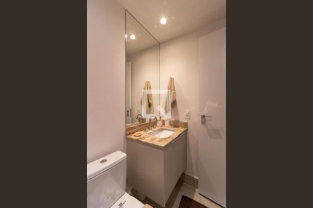 Banheiro de kitnet/studio para alugar com 1 quarto, 23m² em Perdizes, São Paulo