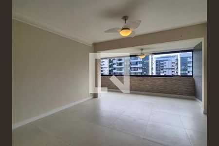Sala de apartamento para alugar com 3 quartos, 136m² em Barra da Tijuca, Rio de Janeiro