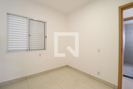 Quarto 1 de apartamento para alugar com 2 quartos, 64m² em Granja Marileusa, Uberlândia