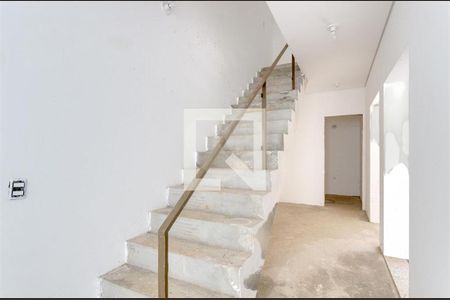 Casa à venda com 4 quartos, 370m² em Jardim dos Estados, São Paulo