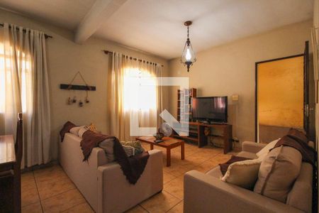 Casa à venda com 4 quartos, 187m² em Carlos Prates, Belo Horizonte