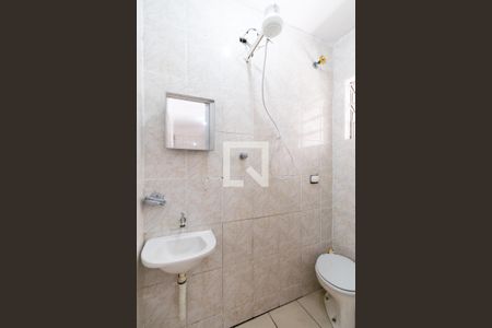 Banheiro Social de casa para alugar com 1 quarto, 35m² em Jardim Lourdes (zona Sul), São Paulo