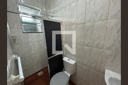 Banheiro de casa para alugar com 1 quarto, 38m² em Osvaldo Cruz, Rio de Janeiro